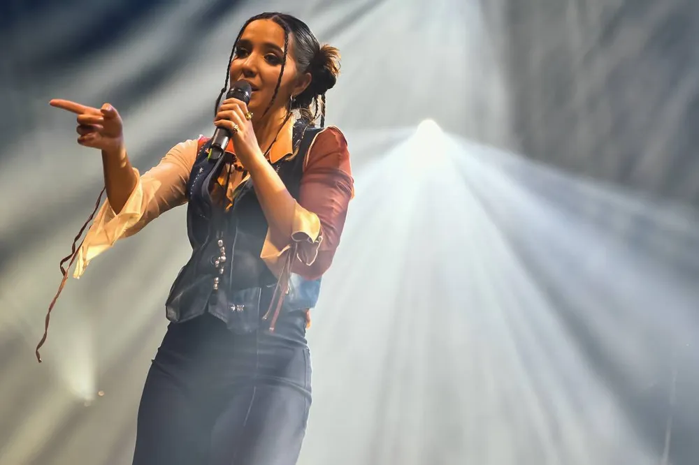 L'estil propi de Juvika brilla en una nit de música al Mercat