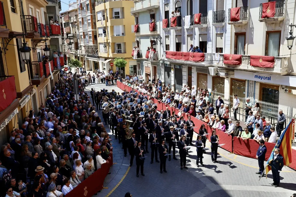 Santa Cecilia y Ateneo brillan en el desfile de bandas
