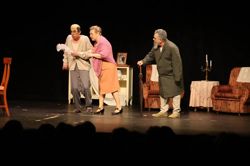Rialles i tradició teatral en la setmana dedicada als nostres majors