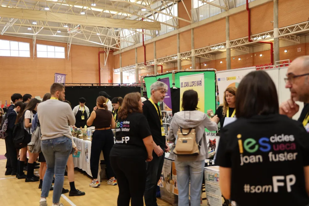 Més de quinze centres educatius exploren hui el seu futur professional