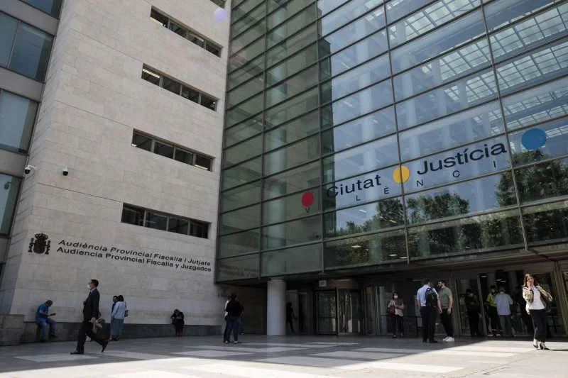 Un home s'enfronta a presó per obligar la seua parella menor a prostituir-se