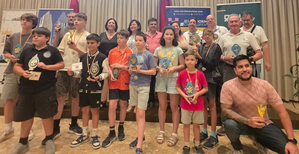 Martín Cebolla se impone en el segundo torneo de ajedrez Torre del Marenyet en el Ateneo Musical