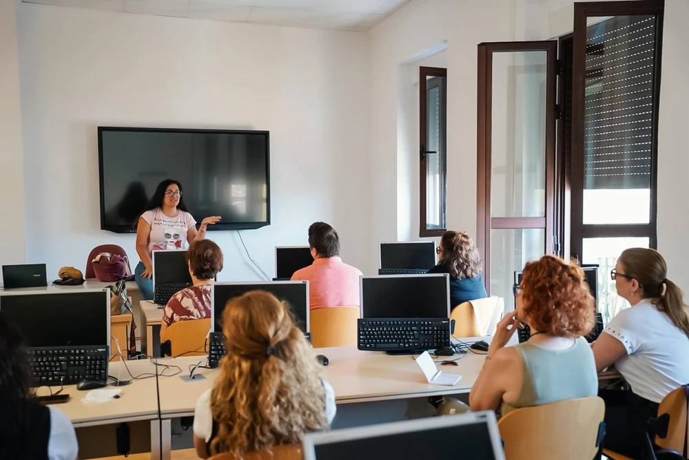 Els comerciants i empresaris locals es formen en salut mental per a protegir els seus negocis