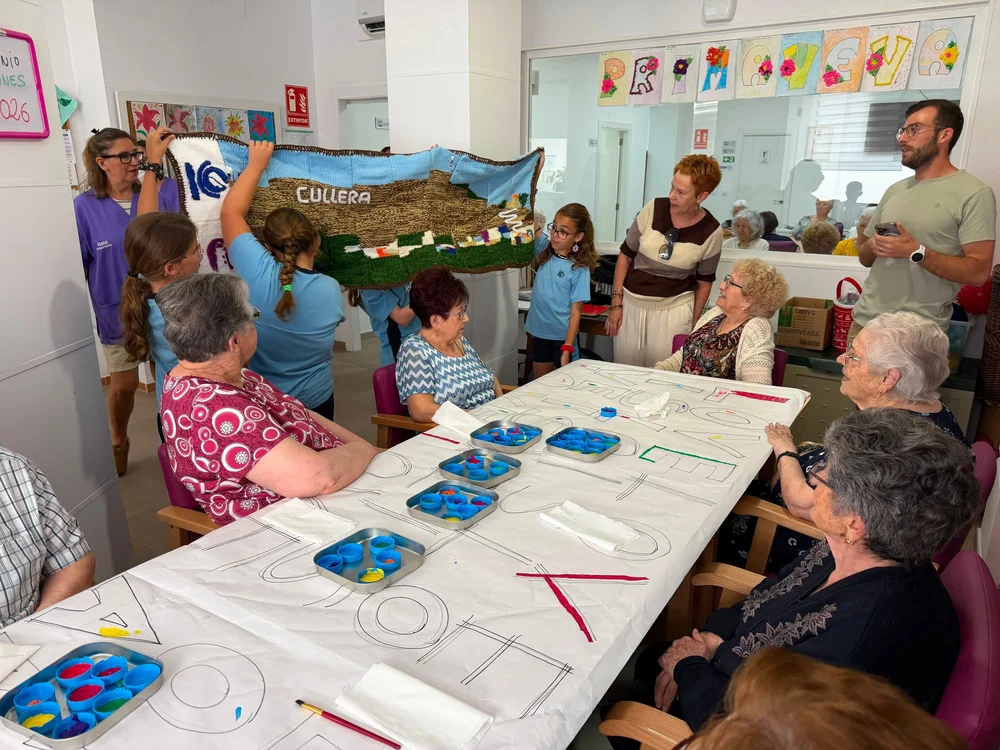 Escolares y usuarios de AFACU cierran el curso afianzando la convivencia con un proyecto intergeneracional