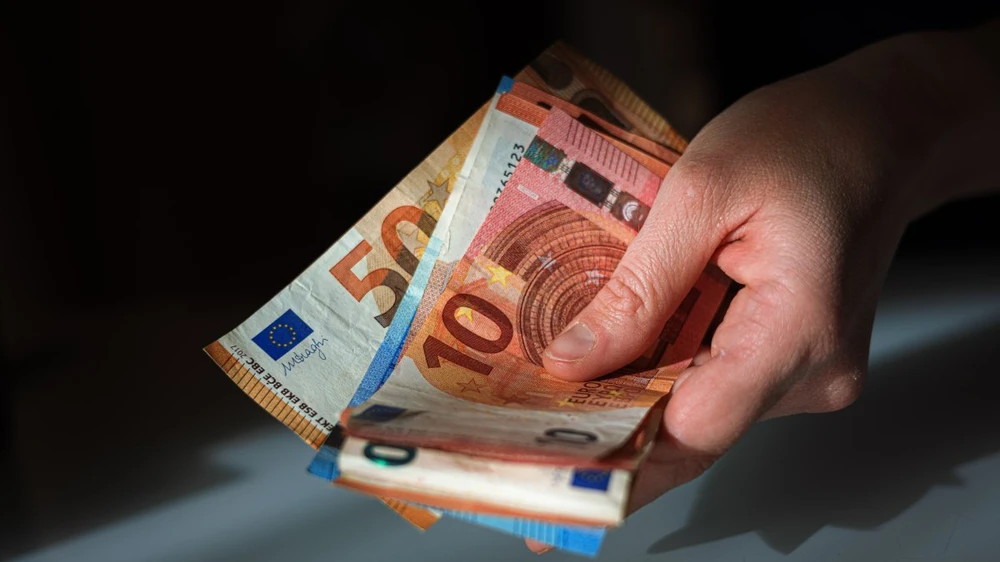 El Banco de España aconseja guardar una reserva de efectivo en casa ante posibles caídas informáticas