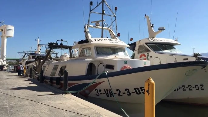 La flota pesquera reclama compensacions per la pèrdua d'ingressos derivada de l'extracció d'arena submarina