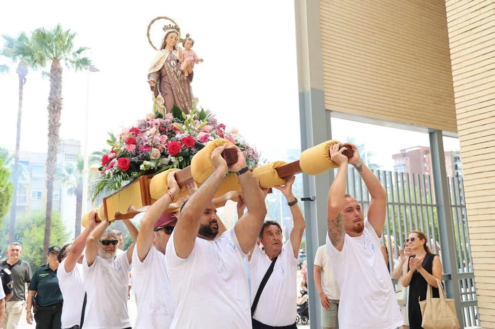 Tradición, devoción y memoria en el barrio del puerto para honrar a la Virgen del Carmen