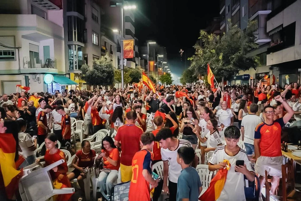 Un gol histórico en la prórroga corona a España campeona del mundo y desencadena la euforia colectiva