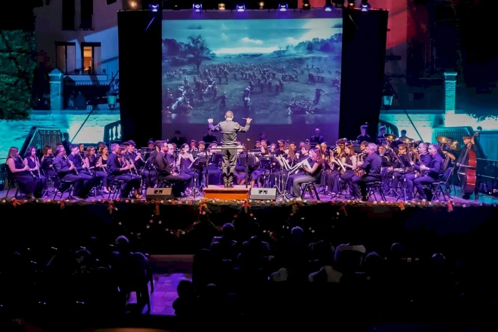 Cullera s'engalana per al XVI Certamen Nacional de Bandes de Música de Cine
