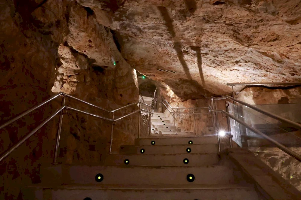 La històrica cova del pirata Dragut reobri al públic amb instal·lacions renovades i més segures