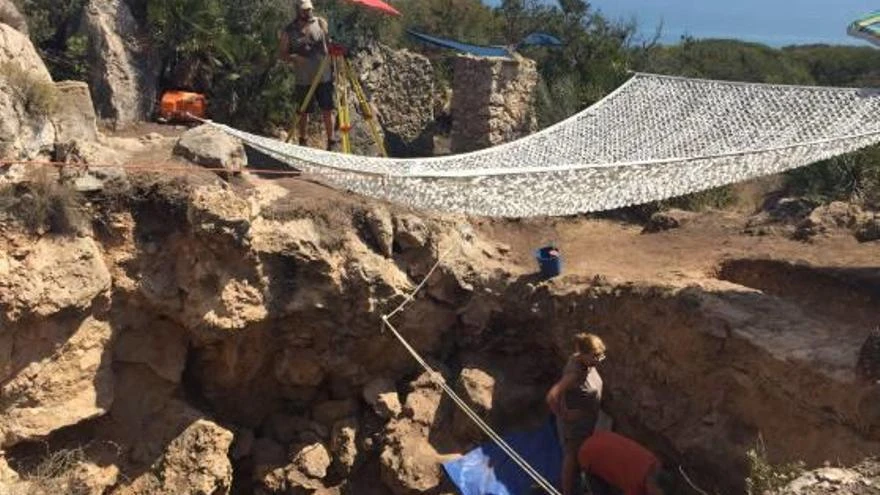 Cullera exige la custodia de su patrimonio para desencallar las excavaciones en el Volcán del Faro