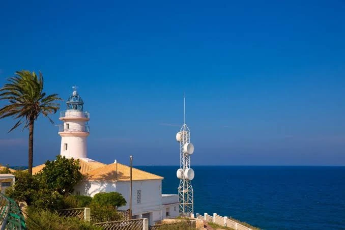 El Far de Cullera reivindica la seua vigència front a la mar en el Dia Mundial dels Fars