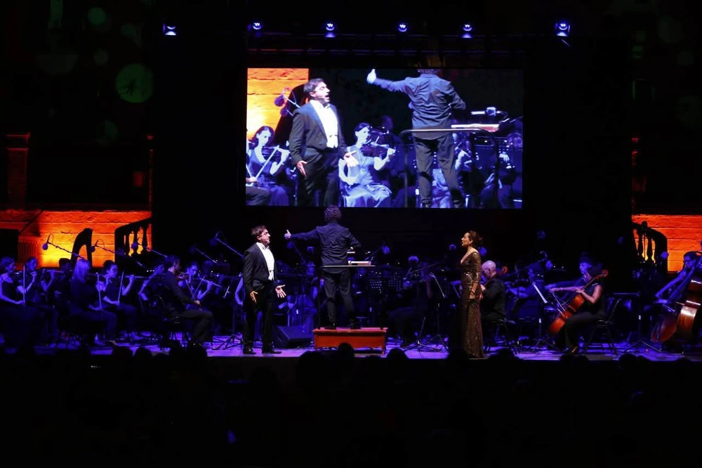 El séptimo arte y la ópera se fusionan en una vibrante y multitudinaria gala lírica