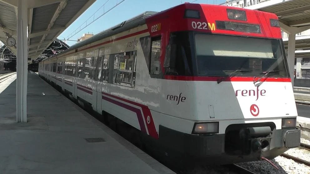 Renfe anuncia más trenes y horarios adaptados a los estudiantes para conectar Cullera y Valencia