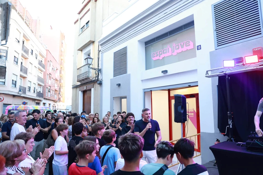 Una gran festa inaugura hui el nou espai d'oci juvenil al carrer Sant Llorenç
