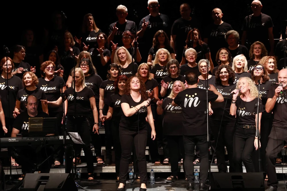 Un espectacular concierto de góspel moviliza a cientos de vecinos para investigar el síndrome de Wolfram