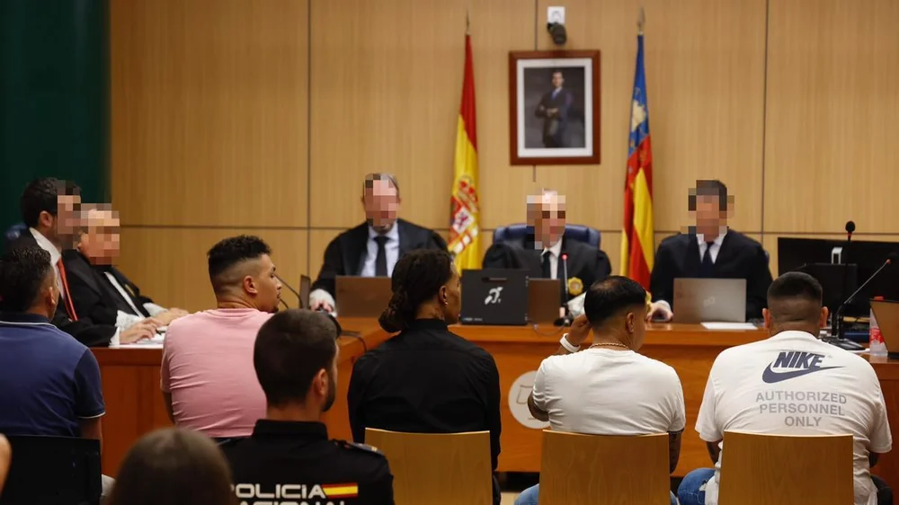 Absueltos los cinco acusados de una presunta violación grupal en un chalé de Cullera por falta de pruebas