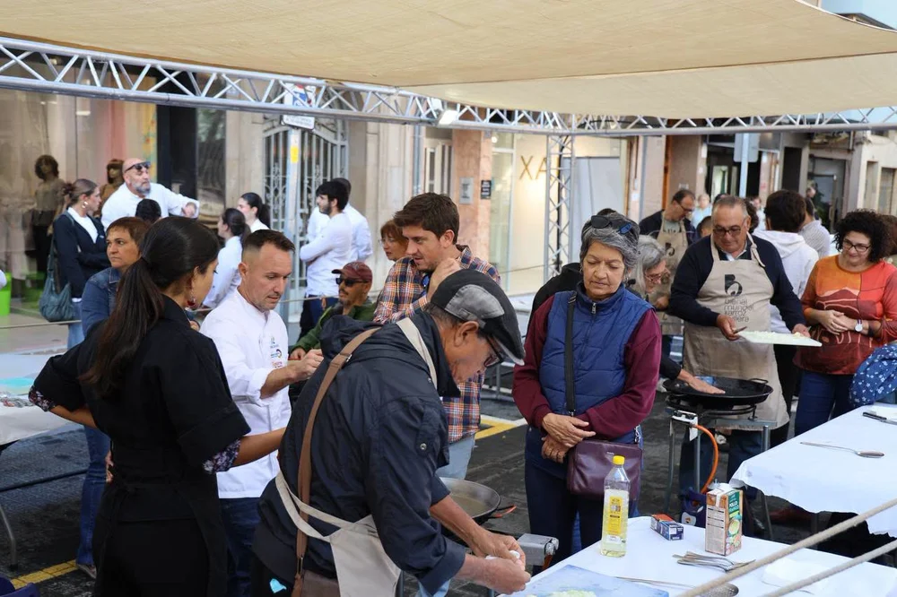 Grandes chefs desvelarán los secretos de la alta cocina arrocera en clases prácticas para vecinos