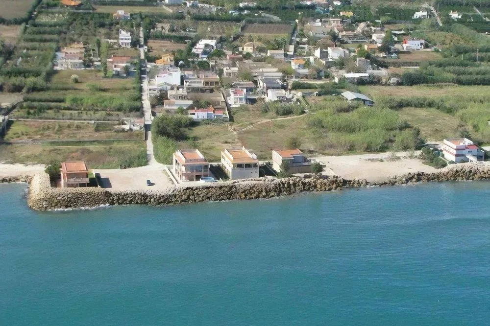La Generalitat porta als tribunals les noves delimitacions de Costes per protegir els habitatges litorals