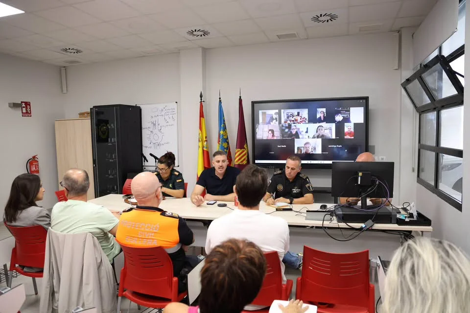 L'activació de l'alerta roja per pluges torrencials obligarà demà a tancar instal·lacions i suspendre la Biennal
