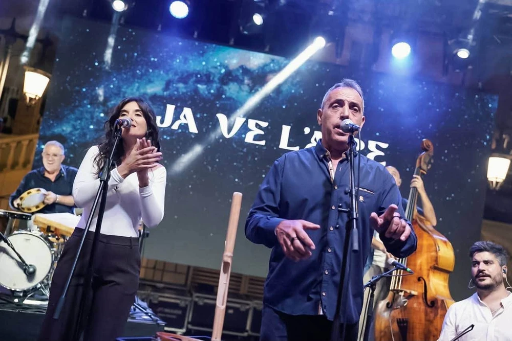 La música tradicional de Pep Gimeno 'Botifarra' afianza las raíces populares en la Bienal del Arroz