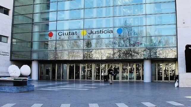 Absuelven al conductor de un grave accidente en Cullera con tres heridos por dudas sobre el efecto del alcohol